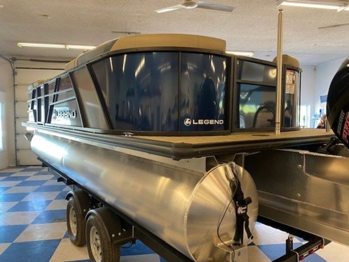 2022 Legend E-Series 23 Lounge Photo 5 of 16