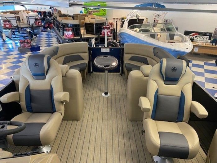 2022 Legend E-Series 23 Lounge Photo 9 of 16