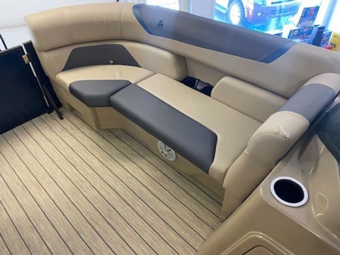 2022 Legend E-Series 23 Lounge Photo 16 of 16