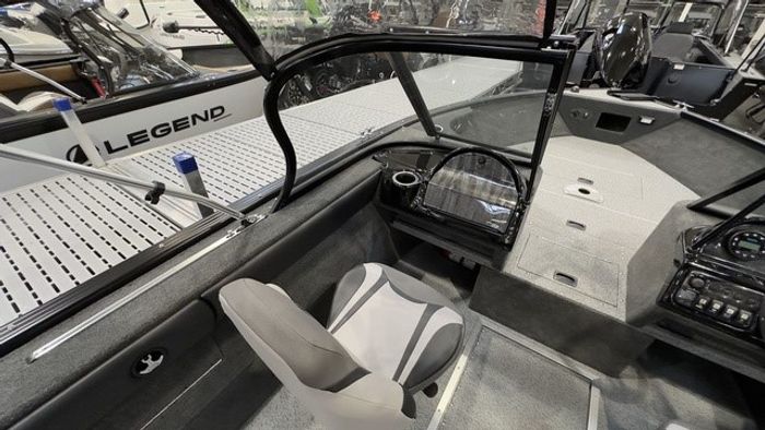 2023 Legend 18 XTR Photo 14 of 20