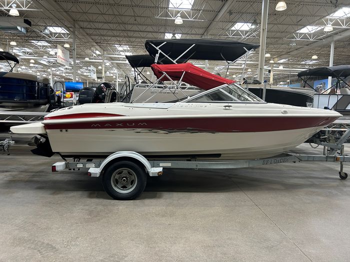 2005 Maxum 1800 SR3 Photo 2 sur 16
