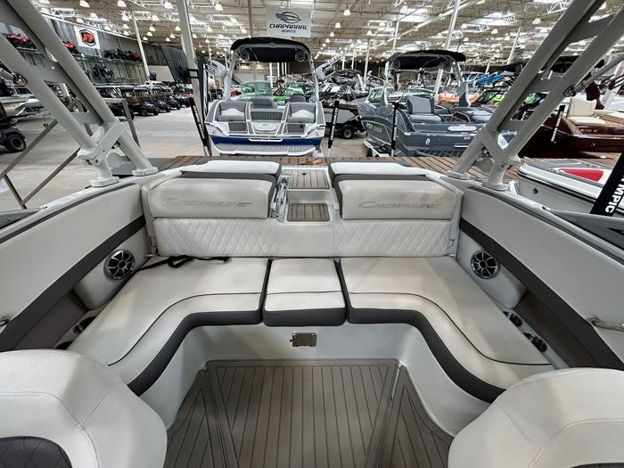 2022 Crownline 220 SS Surf Photo 14 of 17