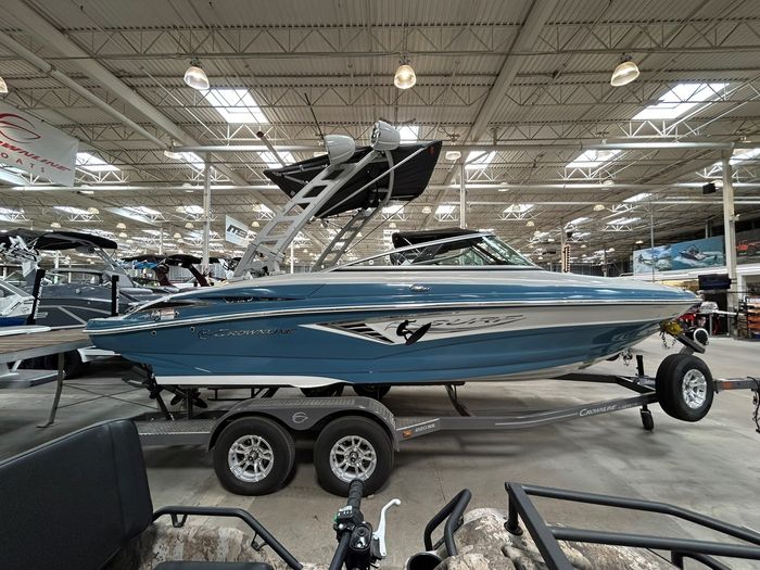 2022 Crownline 220 SS Surf Photo 2 of 17
