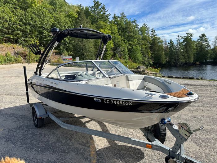 2012 Bayliner Flight series 185 bowrider Photo 2 of 10
