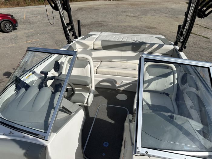2012 Bayliner Flight series 185 bowrider Photo 10 of 10