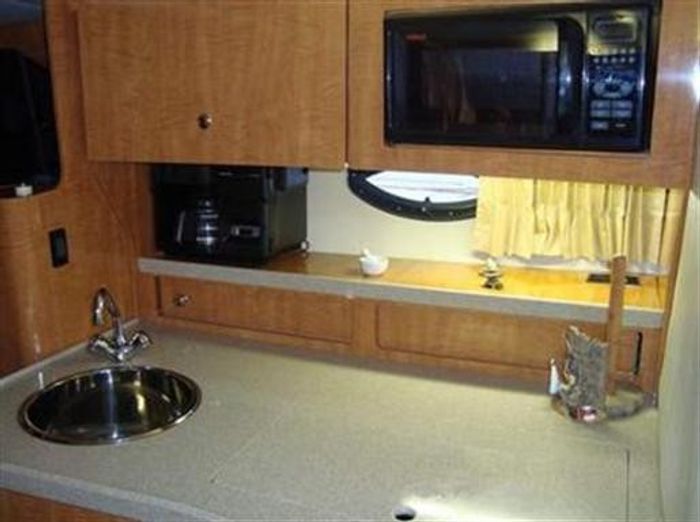 2003 Regal 3260 Commadore Photo 37 of 50
