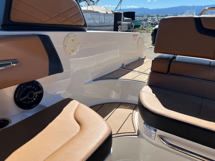 2023 Chaparral 247 SSX Photo 43 sur 46