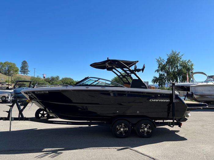 2023 Chaparral 247 SSX Photo 8 sur 46