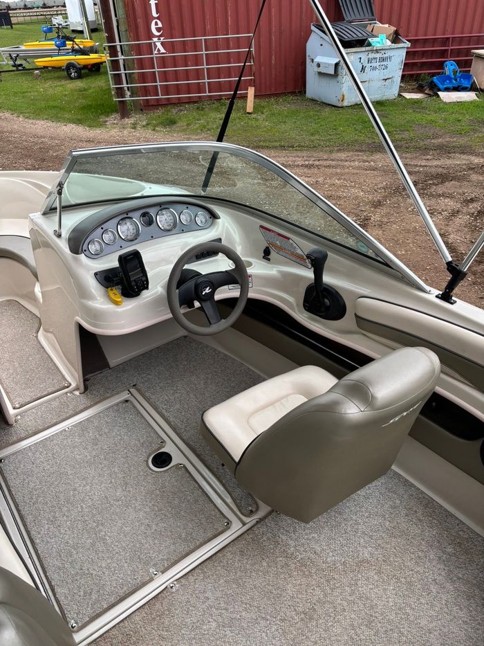 2005 Sea Ray BR 185 Sport Photo 26 of 44