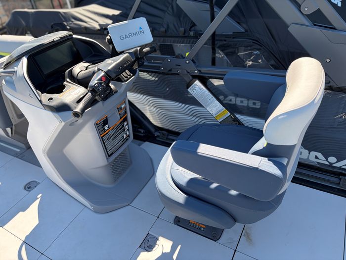 2025 Sea-Doo Switch Cruise 21' 230hp Photo 12 of 16