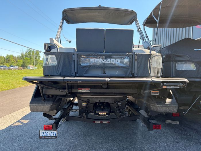 2025 Sea-Doo Switch Cruise 21' 230hp Photo 4 of 16