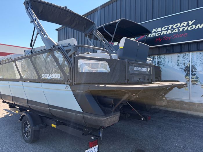 2025 Sea-Doo Switch Cruise 21' 230hp Photo 3 of 16