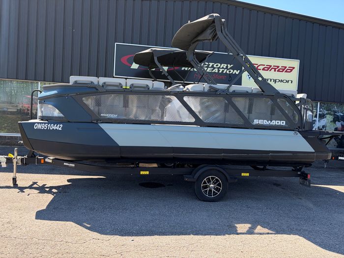 2025 Sea-Doo Switch Cruise 21' 230hp Photo 2 of 16