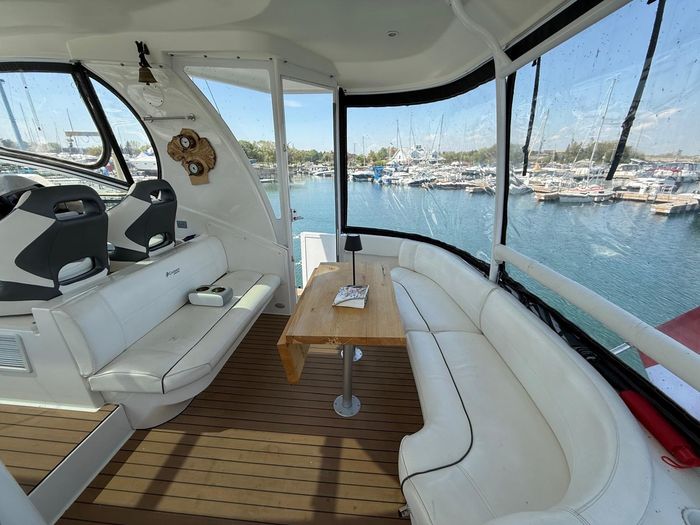 2005 Cruisers Yachts Motor Yacht 455 Photo 12 of 47