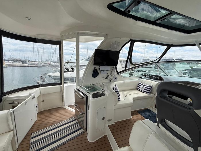 2005 Cruisers Yachts Motor Yacht 455 Photo 17 of 47