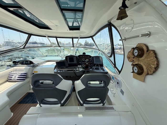 2005 Cruisers Yachts Motor Yacht 455 Photo 22 of 47