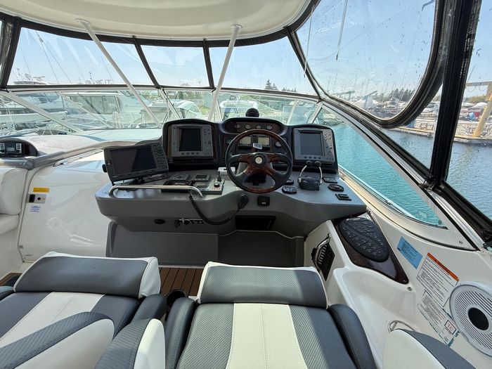 2005 Cruisers Yachts Motor Yacht 455 Photo 25 of 47