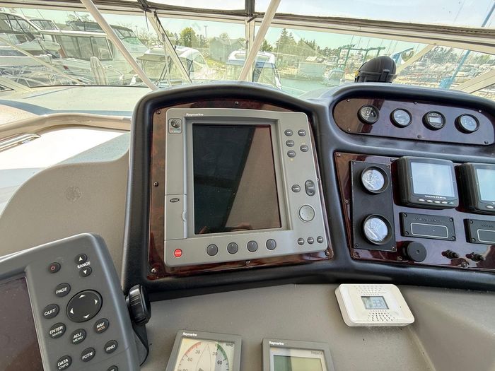 2005 Cruisers Yachts Motor Yacht 455 Photo 30 of 47