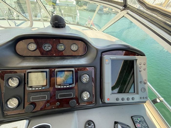2005 Cruisers Yachts Motor Yacht 455 Photo 31 of 47