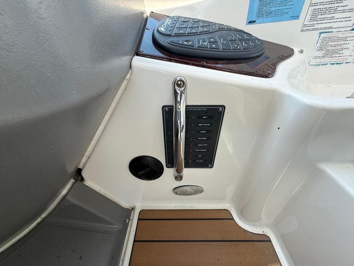 2005 Cruisers Yachts Motor Yacht 455 Photo 34 of 47