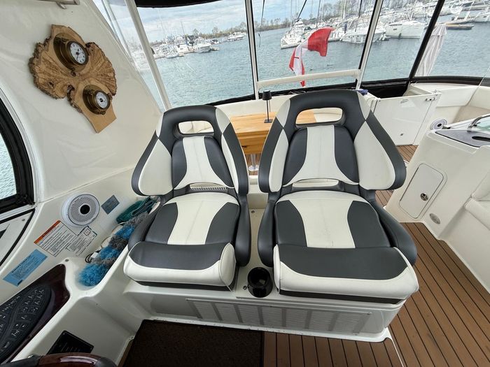 2005 Cruisers Yachts Motor Yacht 455 Photo 36 of 47
