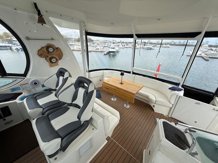 2005 Cruisers Yachts Motor Yacht 455 Photo 40 of 47