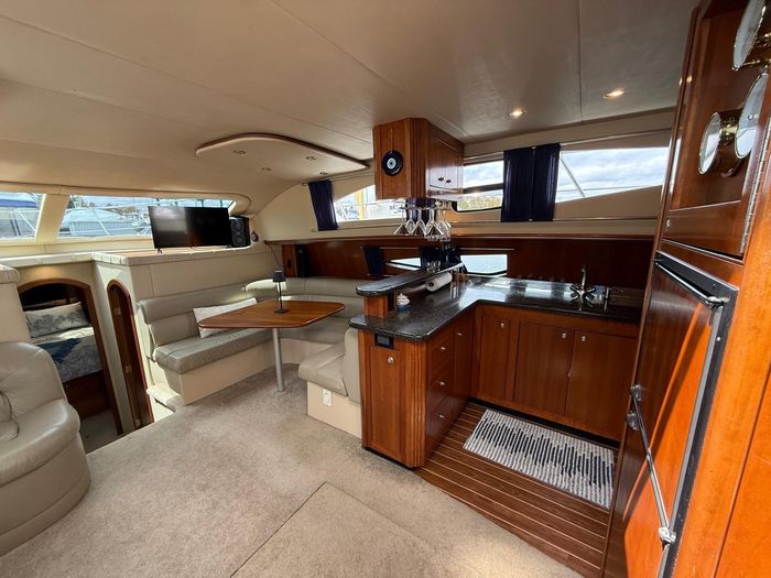 2005 Cruisers Yachts Motor Yacht 455 Photo 46 of 47