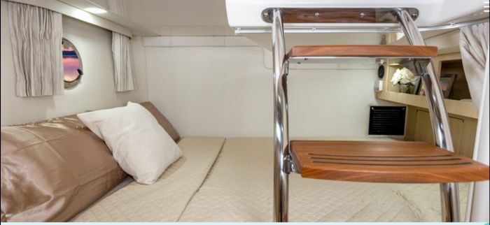 2021 Regal 28 Express Photo 5 of 20