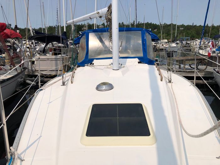 1987 Hunter 28.5 Photo 4 of 25