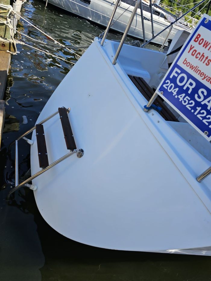 1987 Hunter 28.5 Photo 23 of 25