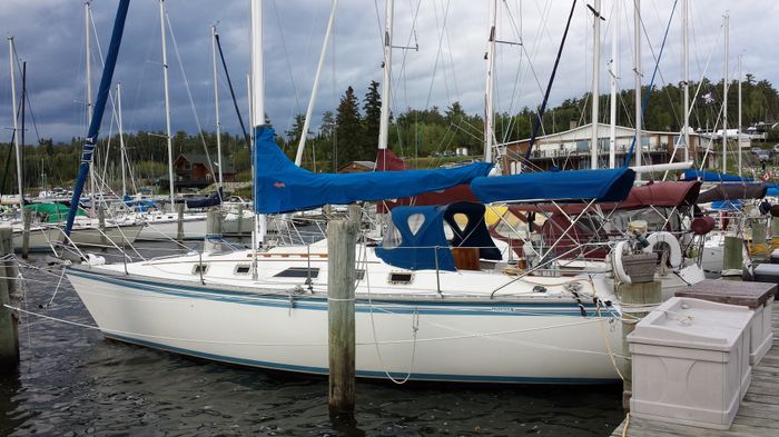 1984 Hunter 33.5 Photo 3 sur 29