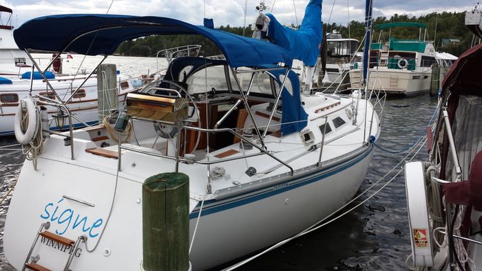 1984 Hunter 33.5 Photo 1 sur 29