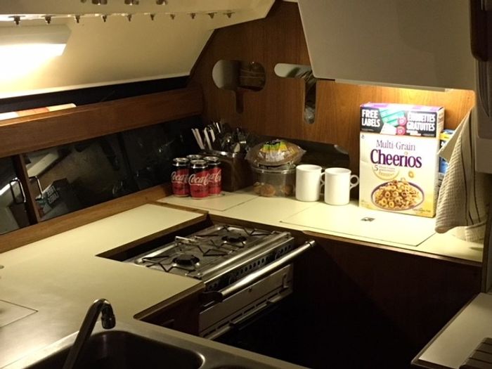 1984 Hunter 33.5 Photo 5 sur 29