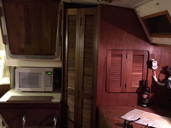 1984 Hunter 33.5 Photo 7 sur 29
