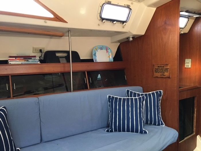 1984 Hunter 33.5 Photo 18 sur 29