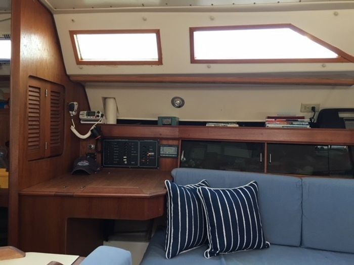 1984 Hunter 33.5 Photo 19 sur 29