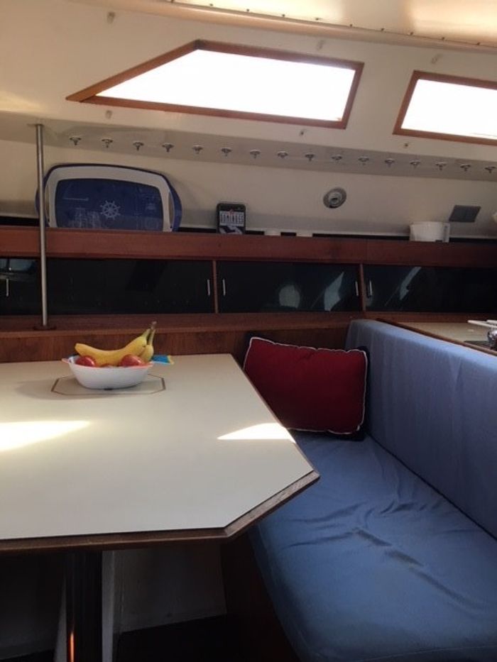1984 Hunter 33.5 Photo 17 sur 29