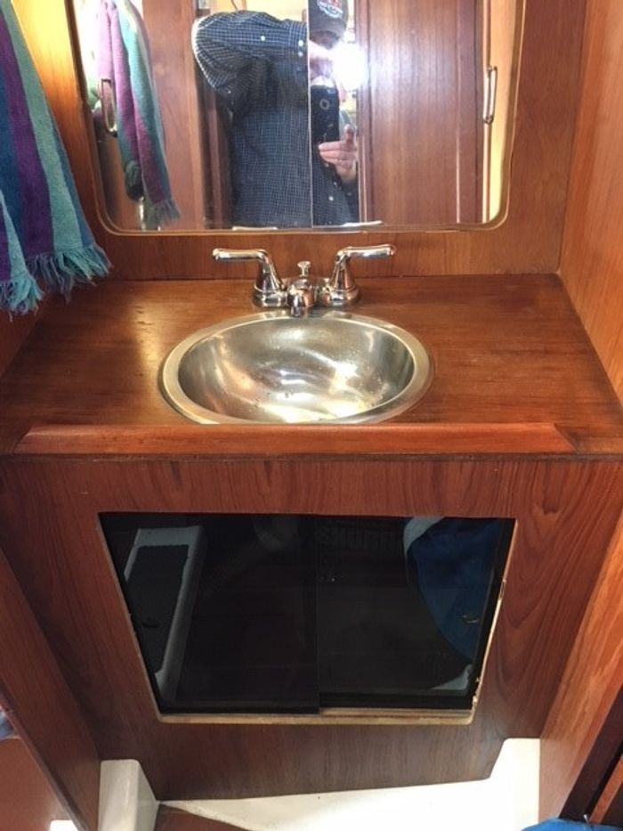 1984 Hunter 33.5 Photo 25 sur 29