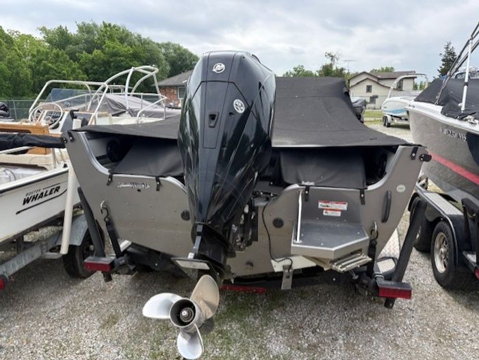 2018 Crestliner 1850 Sportfish Outboard Photo 10 of 15