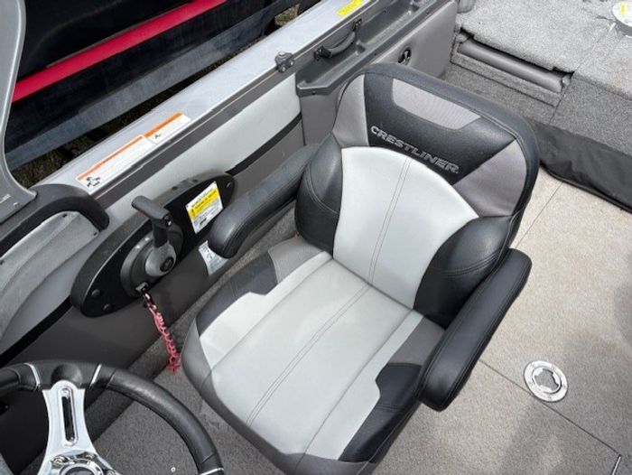 2018 Crestliner 1850 Sportfish Outboard Photo 4 of 15