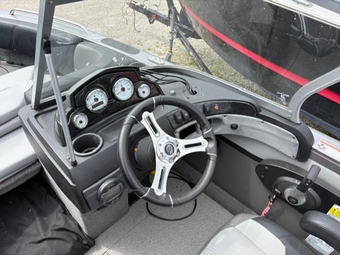 2018 Crestliner 1850 Sportfish Outboard Photo 9 of 15
