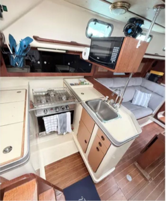 1988 CS Yachts 36 Traditional Photo 7 of 15