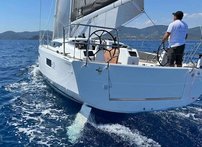 2026 JEANNEAU SUN ODYSSEY Photo 3 of 11