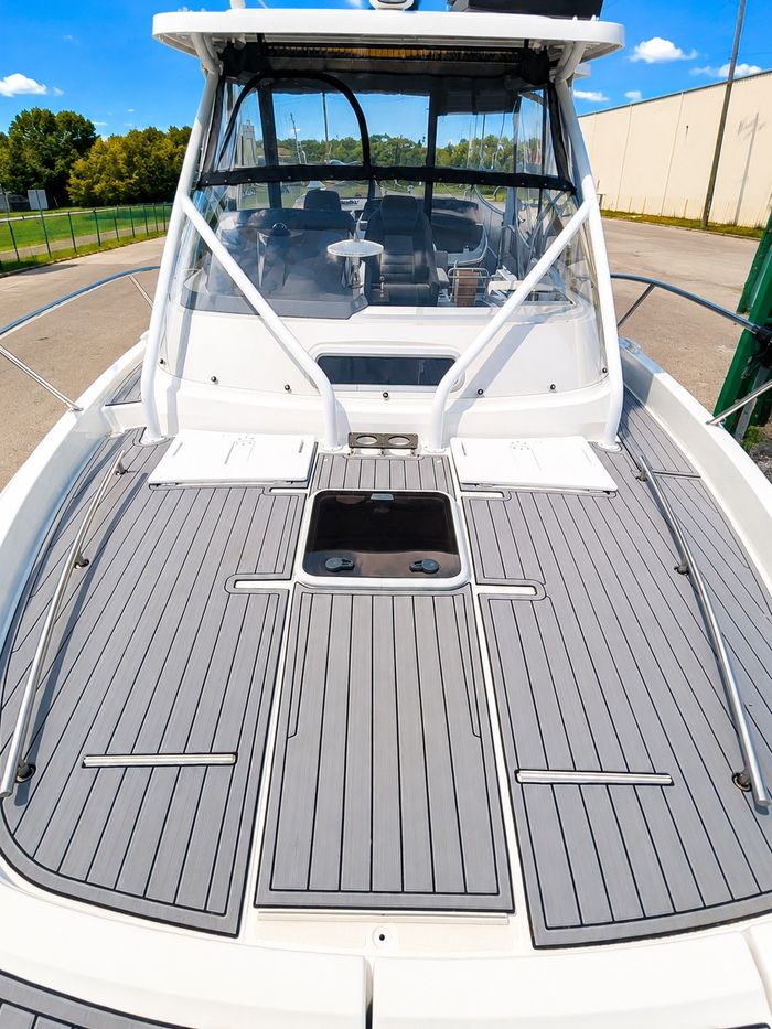 2023 JEANNEAU Leader 9.0 WA Photo 5 of 13