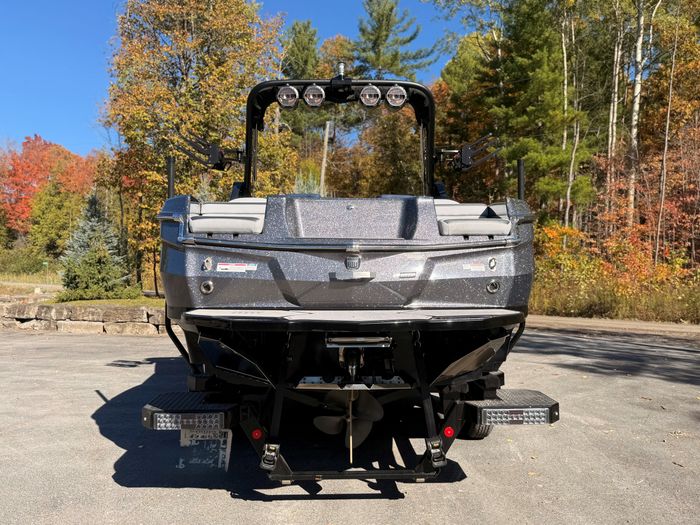 2022 MasterCraft XStar S Photo 5 of 9