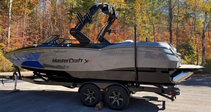 2022 MasterCraft XStar S Photo 1 of 9