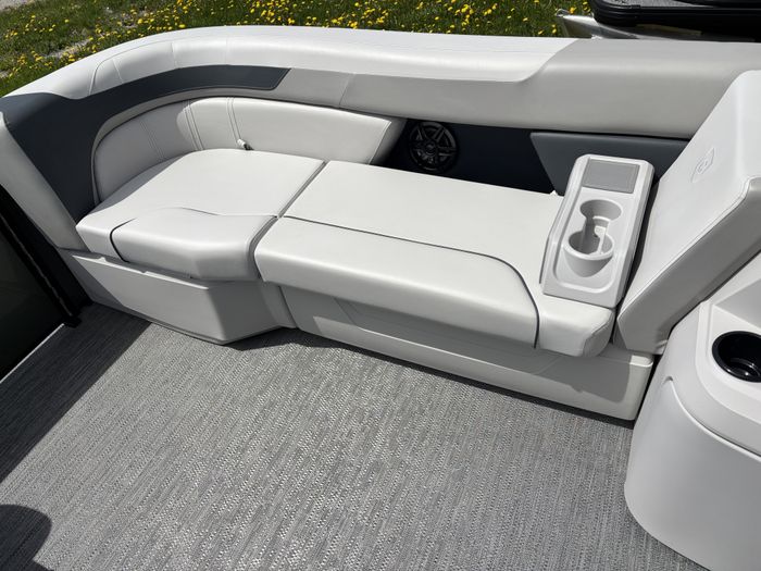 2025 Godfrey Pontoons Sweetwater 2086C Photo 6 of 21