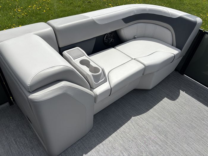 2025 Godfrey Pontoons Sweetwater 2086C Photo 7 of 21