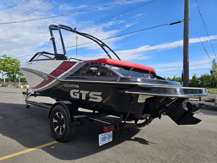 2021 Glastron - Bowrider GTS 205-  144 HOURS Photo 6 of 25