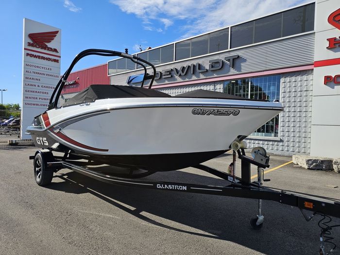 2021 Glastron - Bowrider GTS 205-  144 HOURS Photo 2 of 25